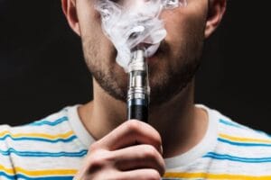 Read more about the article Is Vaping a Safe Alternative? Understanding the Risks of E-Cigarettes