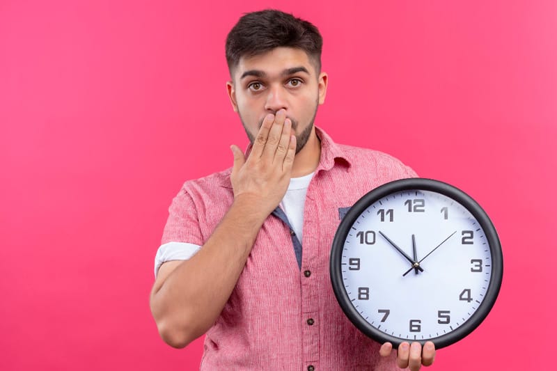Read more about the article How Smoking Steals Time: A Life Lost in Minutes