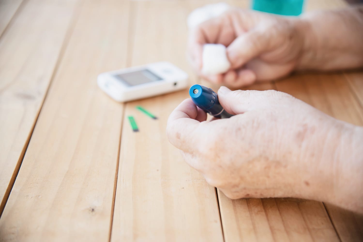 Read more about the article Does Smoking Really Cause Diabetes or Just Worsen It?